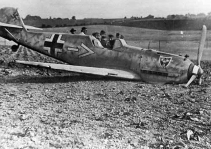 1-Bf-109E-Stab-III_JG54-(-+-Albrecht-Dress-shot-down-England-Aug-12-1940-01