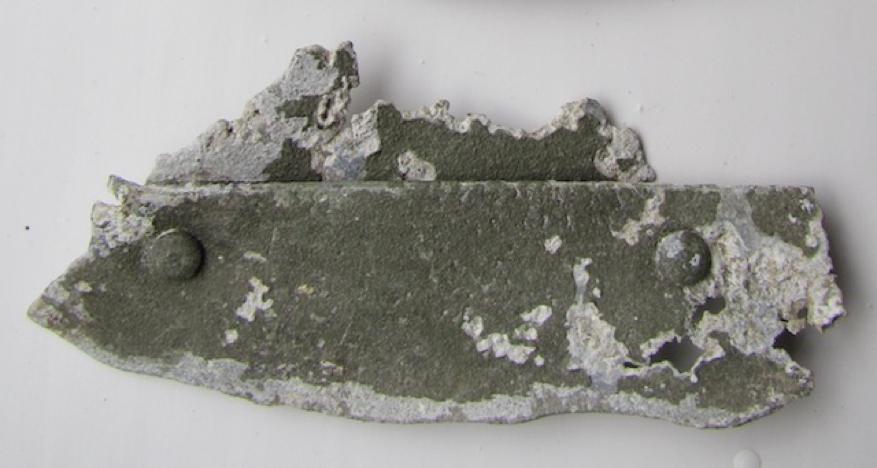 4. Grey_green paint on fragment   (James Wearn)