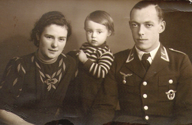 3 Family Kasper Petronella &#38; Johann &#38; son