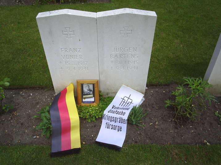 Grave of Vonier &#38; Bartens