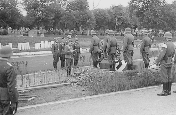 4 Burial of Wolwer 16.10.42