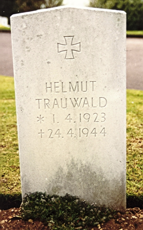 Grave Helmut Trauwald