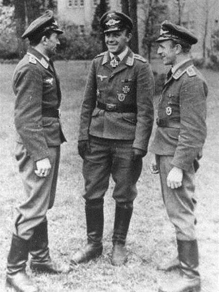 (3)b Karl-Heinz Ofw Scherf Ling and his sergeant Herbert  Winkler Bordschütze