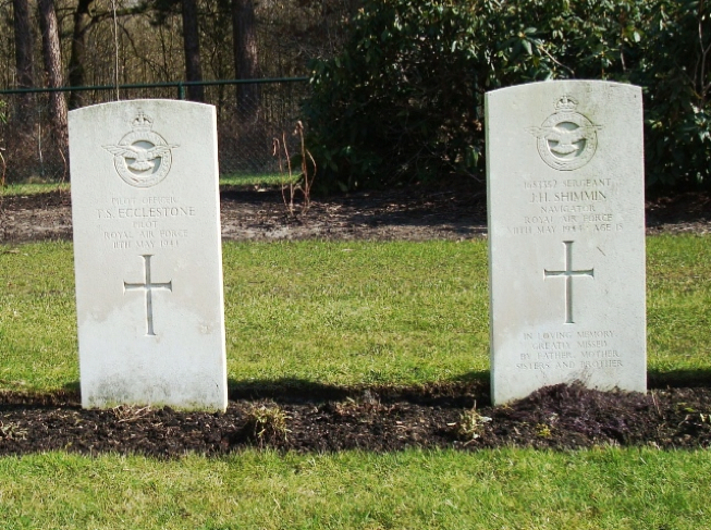515-squadron-bergen-graves-of-ecclestone-and-shimmin