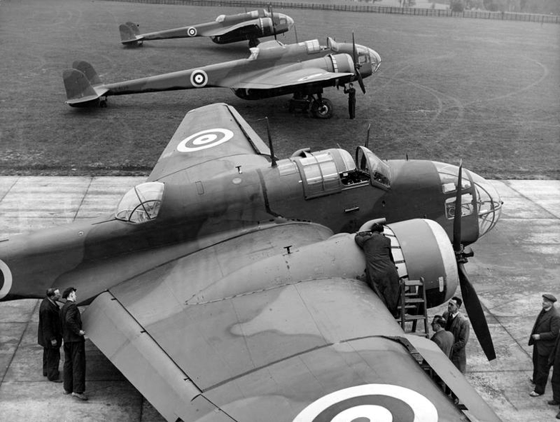 filename*0=(1) Hampden aircraft at Radlett, being prepared to be   sent ;filename*1=to operational squadrons.